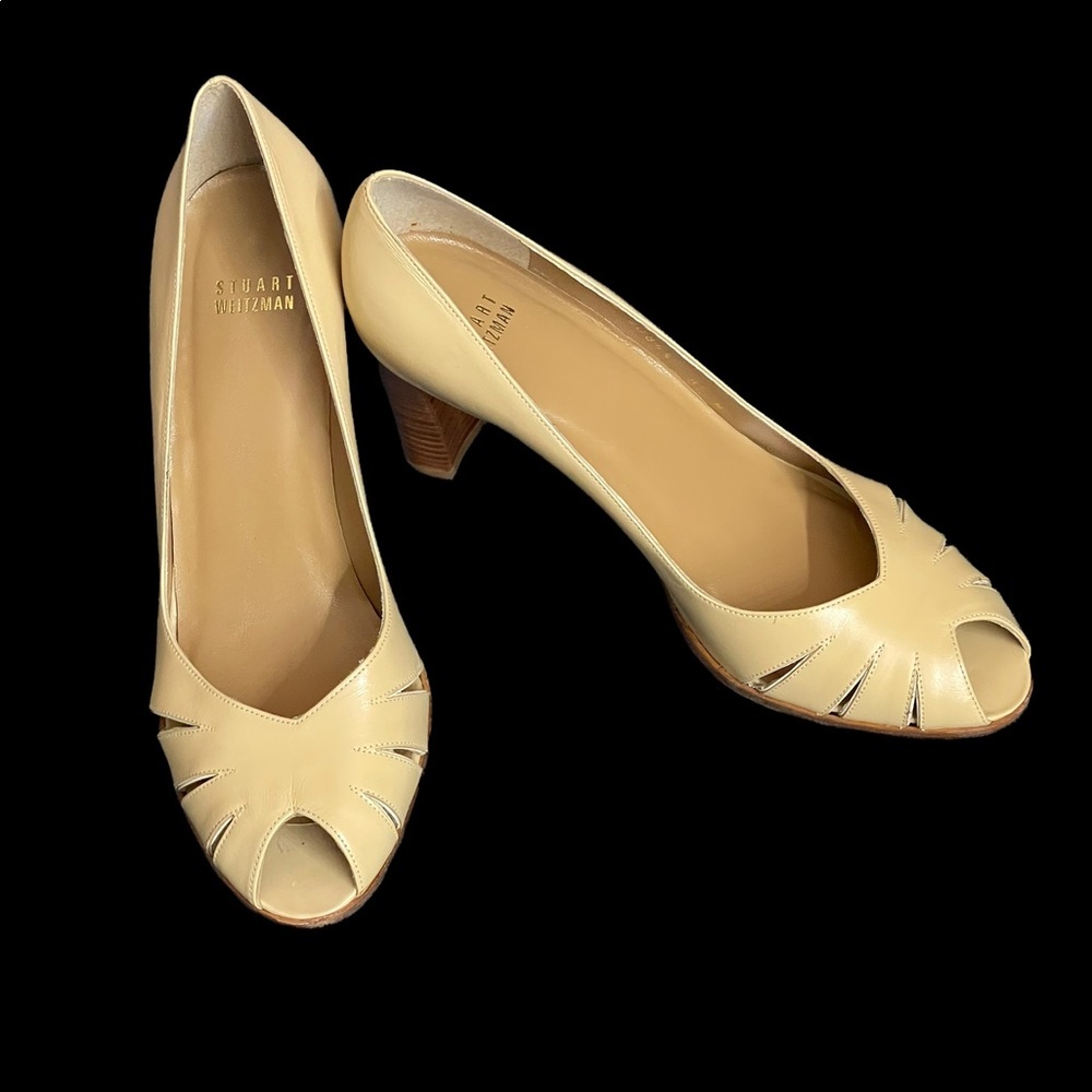Stuart Weitzman Leather Heels Cut Out Vamp Almond Peep Toe Pump‎ Tan 8.5M